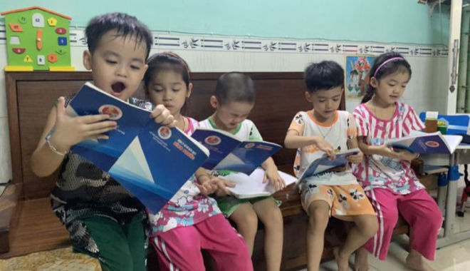 Ngoảnh đi ngoảnh lại, 5 bé sinh 5 đầu tiên của Việt Nam đã chính thức vào lớp 1