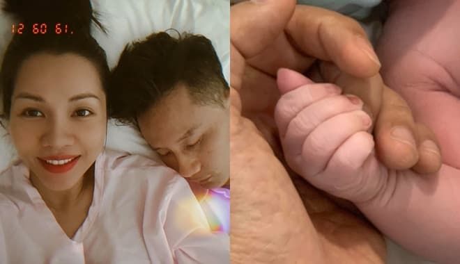Ca sĩ Hoàng Bách khoe bàn tay bé nhỏ của con trai thứ 3 vừa chào đời