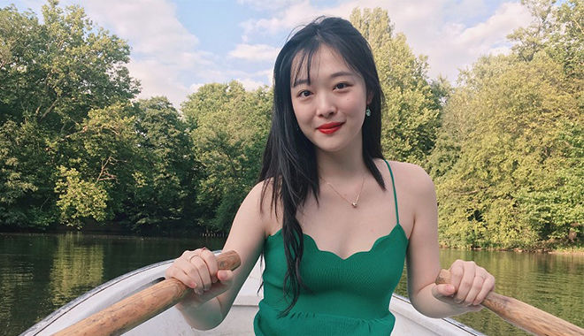 Sulli từng chia sẻ "đang rất đỗi cô đơn" nhưng netizen lại mắng mỏ cô