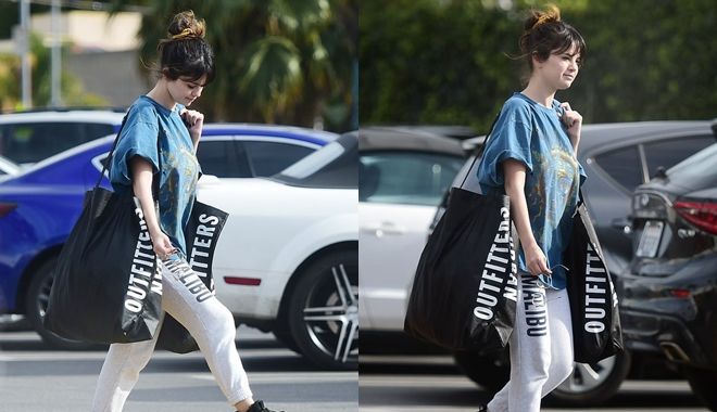 Selena Gomez bất ngờ xuất hiện với mặt mộc, tóc rối trên đường phố