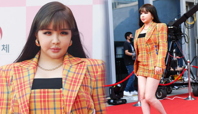 Đi sự kiện, Park Bom bị stylist "dìm tơi tả" với trang phục khó ngấm