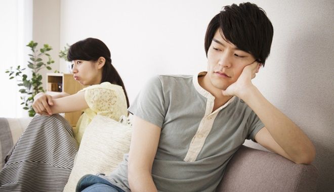 Bị đòi tiền hỏi vay trước khi cưới, chồng nóng mặt dọa dắt vợ ra tòa