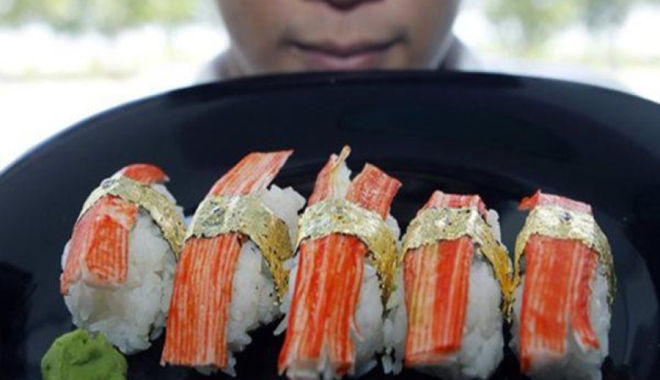 Cầu hôn bằng miếng sushi hơn 12 triệu: "Thế này thì dễ vào việc rồi"