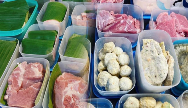 Ngại đi chợ, mẹ trẻ trữ thực phẩm ngập tủ lạnh để ăn dần