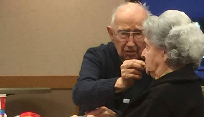 Triết lý tình yêu của cụ ông 96 tuổi: Đừng bao giờ ngưng việc hẹn hò