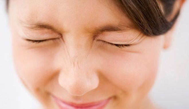 Mắt nháy liên tục: Dấu hiệu của bệnh chứ nào phải điềm báo tương lai 