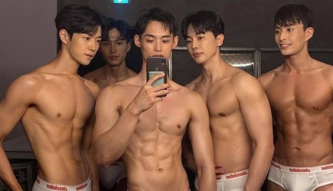 Hậu trường Nam vương Hàn: body như tượng tạc, mặt ngỡ đúc từ một khuôn