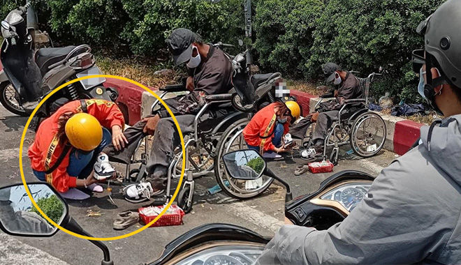 Cô gái thay đôi giày mới cho chú bán hàng rong giữa trưa nắng Sài Gòn