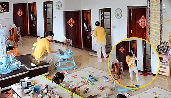 Giữ con quá 180 phút: Mẹ trẻ "lag nhẹ" quên luôn đang ẵm bé trên tay