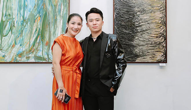 Thành Lộc cùng Cát Tường đến ủng hộ triển lãm tranh với chủ đề "Sống"