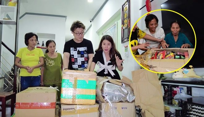 Chồng Nhật mang 200kg quà về VN, nhà Bà Nhân "đập hộp" mỏi tay mới hết