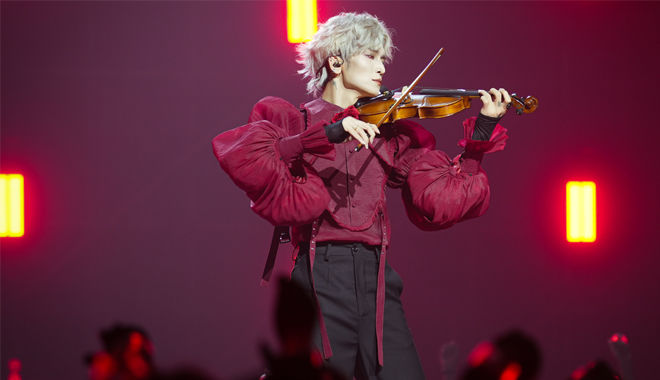 BB Trần lần đầu làm ca sĩ, đầy thần thái khi kéo đàn violin