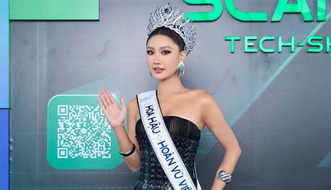 Hoa hậu Nguyễn Hoàng Phương Linh làm vedette sàn thời trang, công nghệ